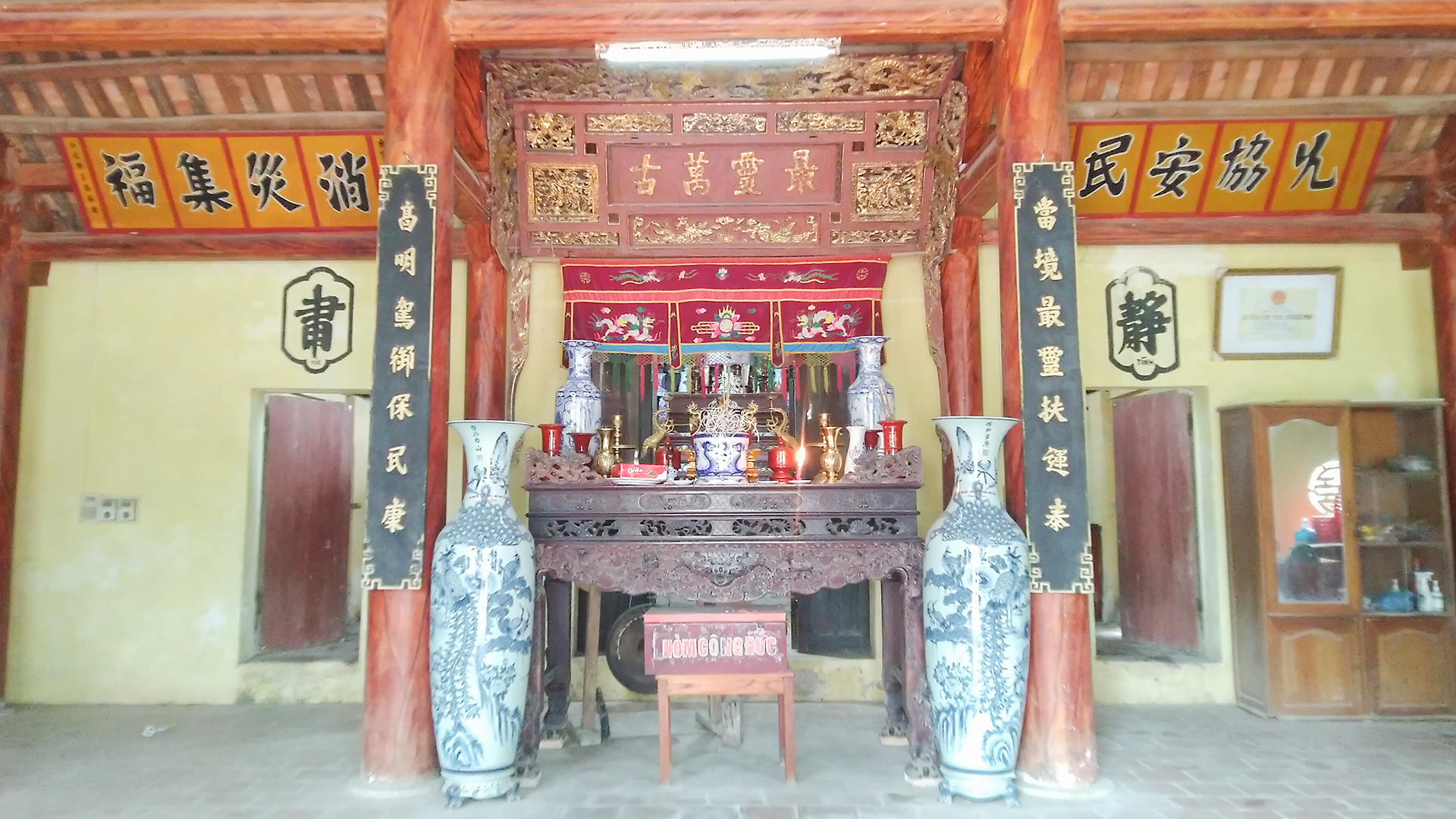 4_Ban Thờ Chính.jpg